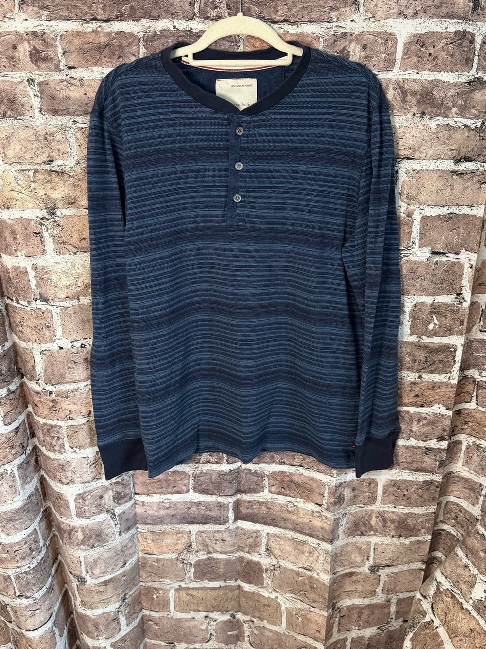 Banana Republic Heritage Men’s Large Blue Striped Stretch Cotton Henley Shirt